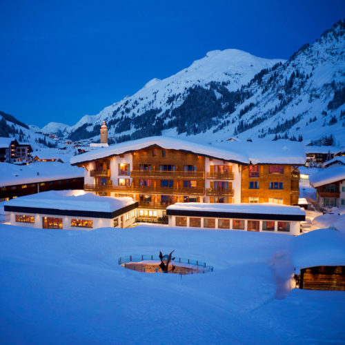 The Hotel Auriga at dusk - front view