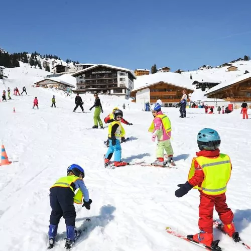 Skiing school on the Arlberg | Lech Zürs Tourismus GmbH